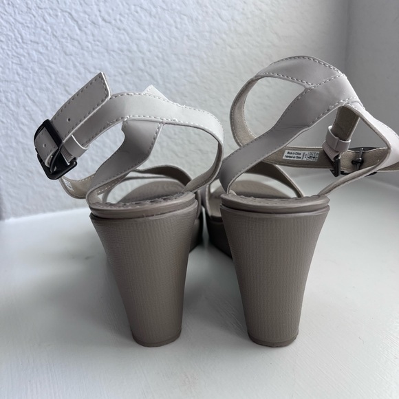 CROCS Cream and Tan Wedge Sandals - Picture 2 of 4